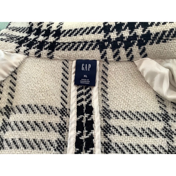 Black & White Plaid Tweed Coat - Picture 5 of 6